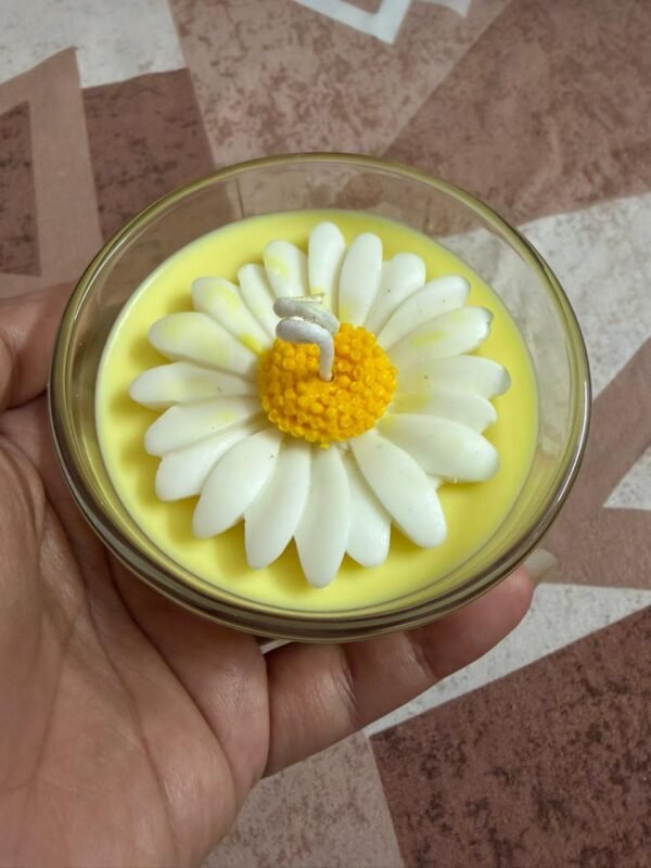 The Daisy Cup - Candle